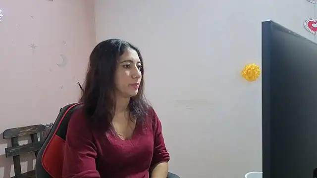 Eva Rodriguez  online show from November 17, 2025, 4:00 pm