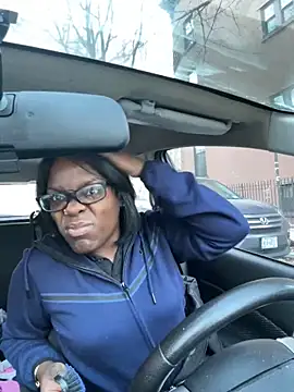 ChocolateBuns101 online show from January 8, 2025, 12:47 pm