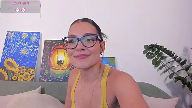 Snapshot of TIFFANYRUSSO chatting on June 18, 2026, 3:49 am TIFFANYRUSSO online show from June 18, 2026, 3:49 am