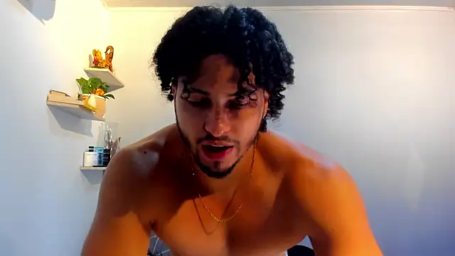 Snapshot of Kris_Khalifa69 chatting on May 20, 2026, 1:02 am Kris Khalifa69 online show from May 20, 2026, 1:02 am