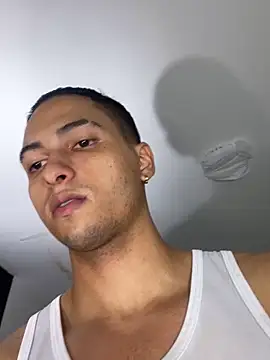 Kris Khalifa69 online show from January 4, 2025, 4:54 am