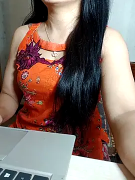 Snapshot of Chanchal--Navya chatting on May 6, 2026, 6:01 pm Chanchal--Navya online show from May 6, 2026, 6:01 pm