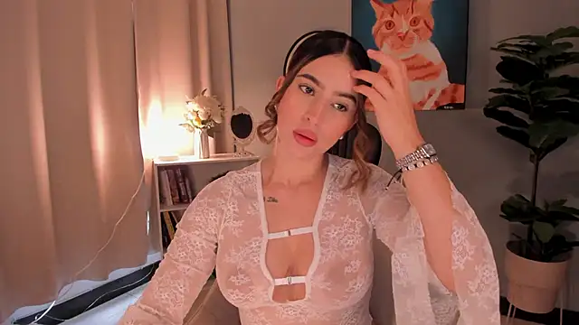 LiaPearce online show from October 27, 2025, 12:28 pm