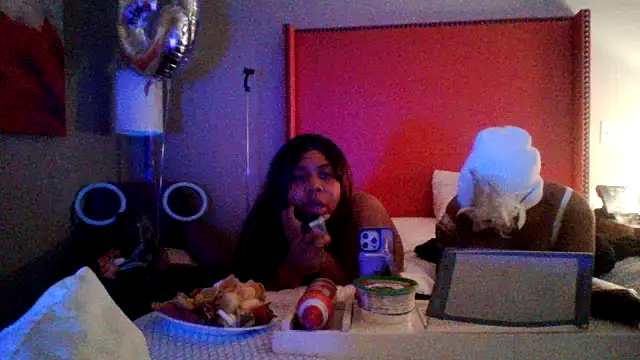 Snapshot of Silhouette_J chatting on March 21, 2026, 3:08 am Silhouette J online show from March 21, 2026, 3:08 am