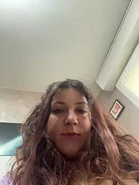 Snapshot of DaisyVibesss chatting on November 12, 2025, 8:29 am DaisyVibesss online show from November 12, 2025, 8:29 am