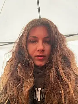 Snapshot of DaisyVibesss chatting on April 12, 2026, 9:01 am DaisyVibesss online show from April 12, 2026, 9:01 am