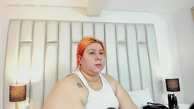 aandreaperez online show from November 17, 2025, 11:36 am