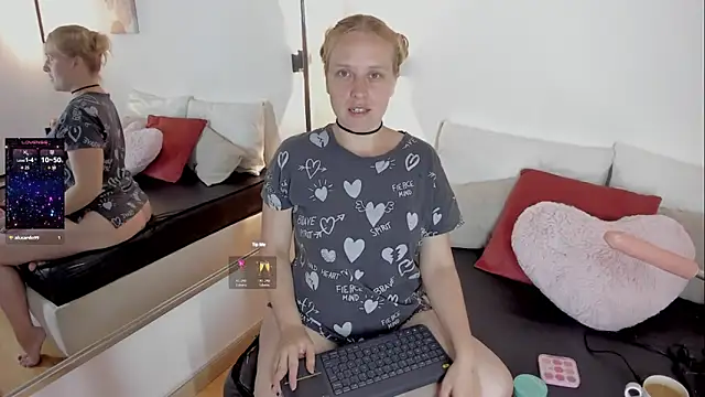 Snapshot of EmilySumer chatting on April 24, 2026, 4:03 am EmilySumer online show from April 24, 2026, 4:03 am