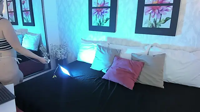 Snapshot of EmilySumer chatting on November 30, 2025, 1:39 am EmilySumer online show from November 30, 2025, 1:39 am