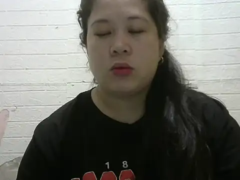 Snapshot of hotsexylyn chatting on September 11, 2025, 8:47 am hotsexylyn online show from September 11, 2025, 8:47 am