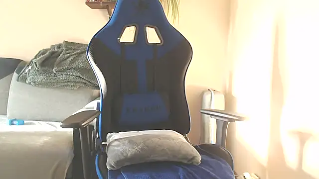 Diablica41 online show from December 3, 2025, 10:25 am