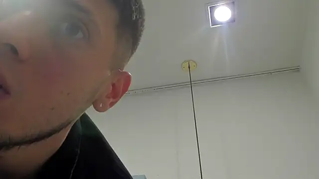 SebastianMaximoff online show from October 3, 2025, 7:48 pm