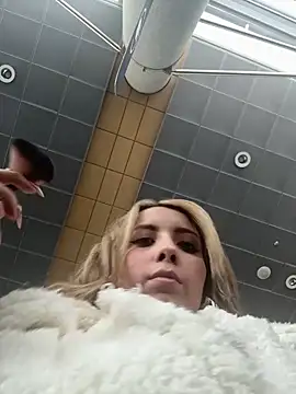 Snapshot of ValeriaHot69 chatting on December 17, 2025, 2:00 pm ValeriaHot69 online show from December 17, 2025, 2:00 pm