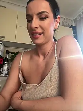 Snapshot of SereneRhodes chatting on February 25, 2025, 2:37 pm SereneRhodes online show from February 25, 2025, 2:37 pm