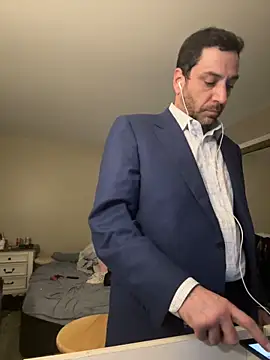 Snapshot of RomaLovesFamily chatting on February 13, 2025, 8:24 pm RomaLovesFamily online show from February 13, 2025, 8:24 pm