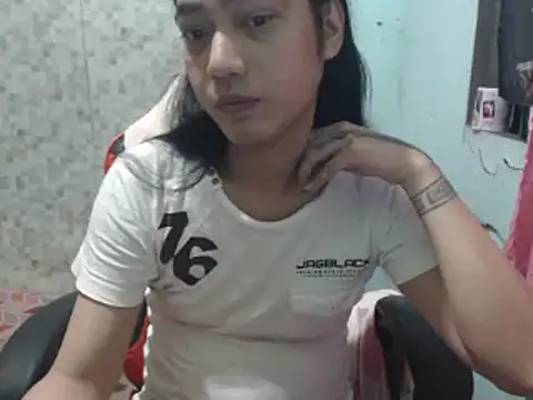 Snapshot of itsmacky4u chatting on February 19, 2025, 2:22 pm itsmacky4u online show from February 19, 2025, 2:22 pm