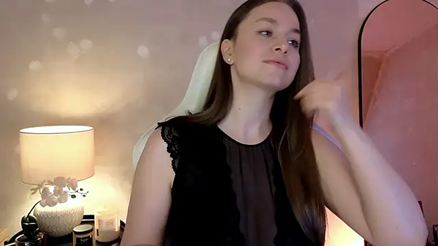 Snapshot of MilaFleur chatting on September 19, 2025, 2:21 pm MilaFleur online show from September 19, 2025, 2:21 pm