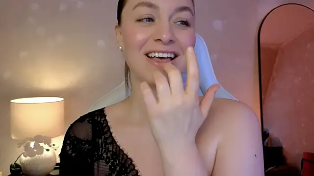 Snapshot of MilaFleur chatting on September 22, 2025, 2:12 pm MilaFleur online show from September 22, 2025, 2:12 pm