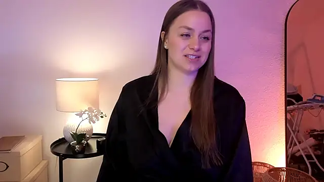 Snapshot of MilaFleur chatting on February 14, 2025, 3:05 pm MilaFleur online show from February 14, 2025, 3:05 pm