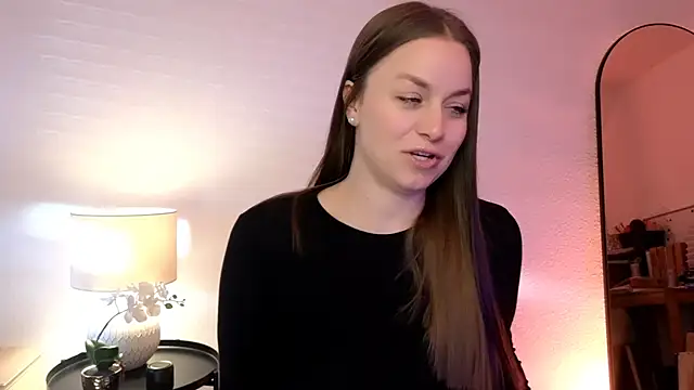 Snapshot of MilaFleur chatting on January 8, 2025, 8:27 am MilaFleur online show from January 8, 2025, 8:27 am