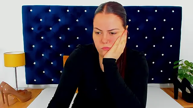 EvaLick online show from December 18, 2025, 7:35 am