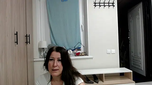 increible della online show from May 8, 2026, 5:17 pm