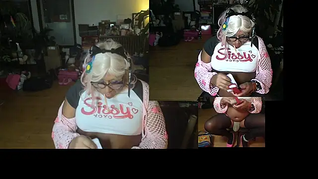 Snapshot of Gray-Platinum-Orchid chatting on December 10, 2024, 11:43 am Gray-Platinum-Orchid online show from December 10, 2024, 11:43 am