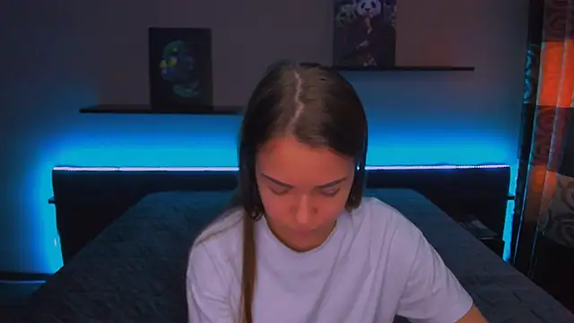 Snapshot of AlexaBarkley chatting on February 19, 2025, 6:22 am AlexaBarkley online show from February 19, 2025, 6:22 am