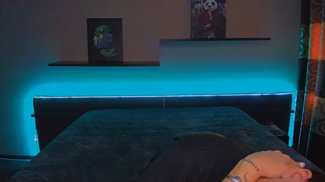 Snapshot of AlexaBarkley chatting on February 14, 2025, 6:12 am AlexaBarkley online show from February 14, 2025, 6:12 am