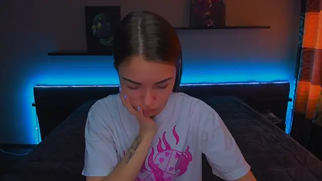 Snapshot of AlexaBarkley chatting on March 12, 2025, 3:13 am AlexaBarkley online show from March 12, 2025, 3:13 am