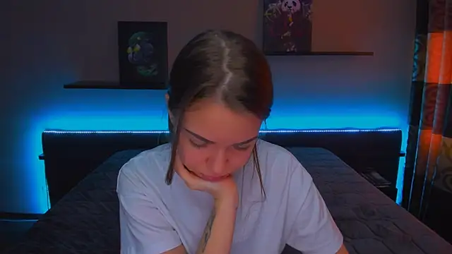 Snapshot of AlexaBarkley chatting on February 19, 2025, 3:17 am AlexaBarkley online show from February 19, 2025, 3:17 am