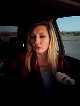 Snapshot of SheIsSomething chatting on January 10, 2026, 1:12 am SheIsSomething online show from January 10, 2026, 1:12 am