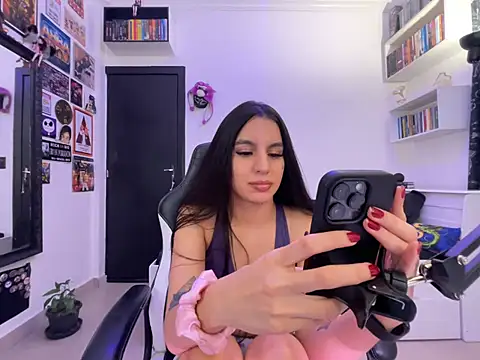 Snapshot of Myonlyhell chatting on February 9, 2025, 3:22 am Myonlyhell online show from February 9, 2025, 3:22 am