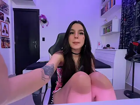 Snapshot of Myonlyhell chatting on December 20, 2024, 5:51 pm Myonlyhell online show from December 20, 2024, 5:51 pm