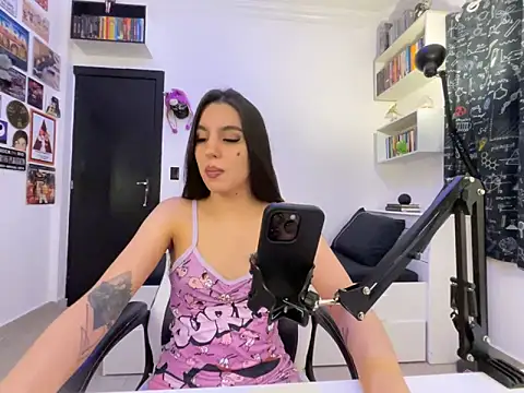 Snapshot of Myonlyhell chatting on December 5, 2024, 12:14 am Myonlyhell online show from December 5, 2024, 12:14 am