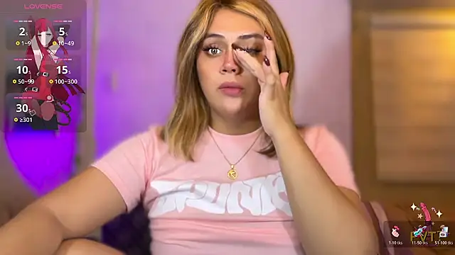 Snapshot of _MissKhimberlyXxx_ chatting on October 22, 2025, 1:21 pm MissKhimberlyXxx online show from October 22, 2025, 1:21 pm