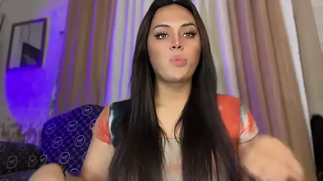 Snapshot of _MissKhimberlyXxx_ chatting on November 1, 2025, 12:32 pm MissKhimberlyXxx online show from November 1, 2025, 12:32 pm