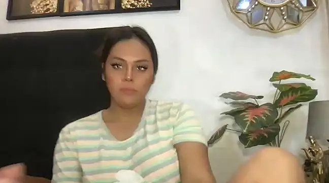 Snapshot of _MissKhimberlyXxx_ chatting on March 17, 2025, 10:08 pm MissKhimberlyXxx online show from March 17, 2025, 10:08 pm