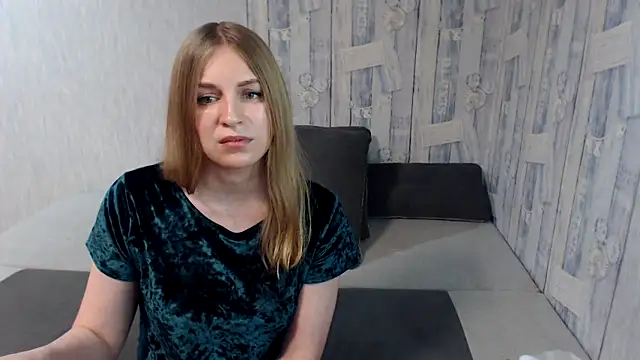 Pilly green  online show from March 22, 2025, 12:04 pm