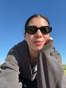 clairewntr online show from April 25, 2026, 3:20 pm