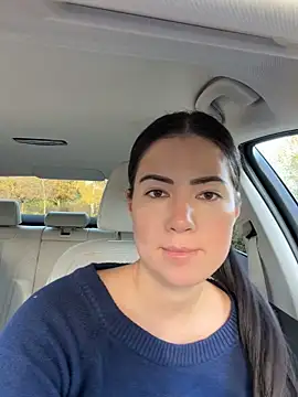 clairewntr online show from November 5, 2025, 1:03 pm