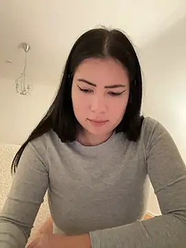 Snapshot of clairewntr chatting on January 19, 2025, 10:39 pm clairewntr online show from January 19, 2025, 10:39 pm