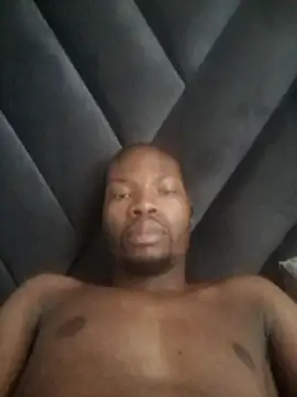 Snapshot of Malibongwe17 chatting on December 5, 2025, 8:02 am Malibongwe17 online show from December 5, 2025, 8:02 am