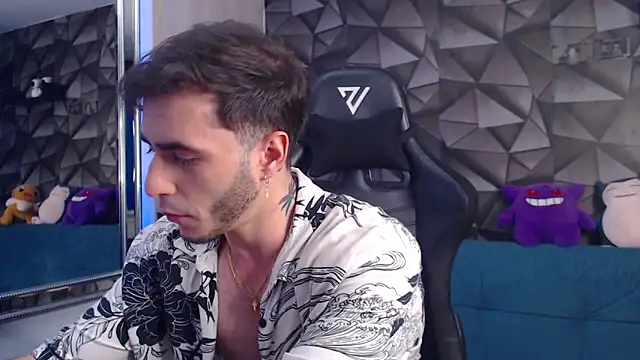 Snapshot of Latino_stud4u chatting on October 29, 2025, 1:48 am Latino stud4u online show from October 29, 2025, 1:48 am