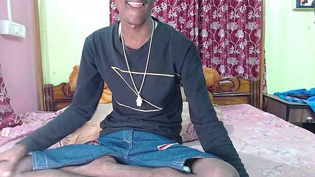 Snapshot of Skinny_Blackberry chatting on January 4, 2025, 6:30 am Skinny Blackberry online show from January 4, 2025, 6:30 am