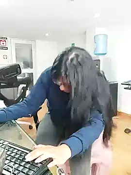 aisha latina online show from December 2, 2025, 3:25 pm