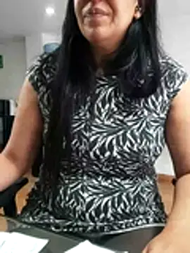 Snapshot of aisha_latina chatting on April 28, 2026, 2:54 pm aisha latina online show from April 28, 2026, 2:54 pm