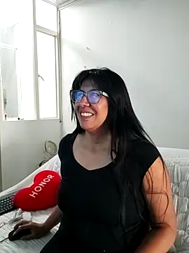 Snapshot of aisha_latina chatting on February 11, 2026, 2:39 pm aisha latina online show from February 11, 2026, 2:39 pm