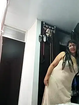 Snapshot of aisha_latina chatting on May 14, 2026, 2:47 pm aisha latina online show from May 14, 2026, 2:47 pm