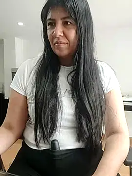 Snapshot of aisha_latina chatting on May 21, 2026, 3:09 pm aisha latina online show from May 21, 2026, 3:09 pm